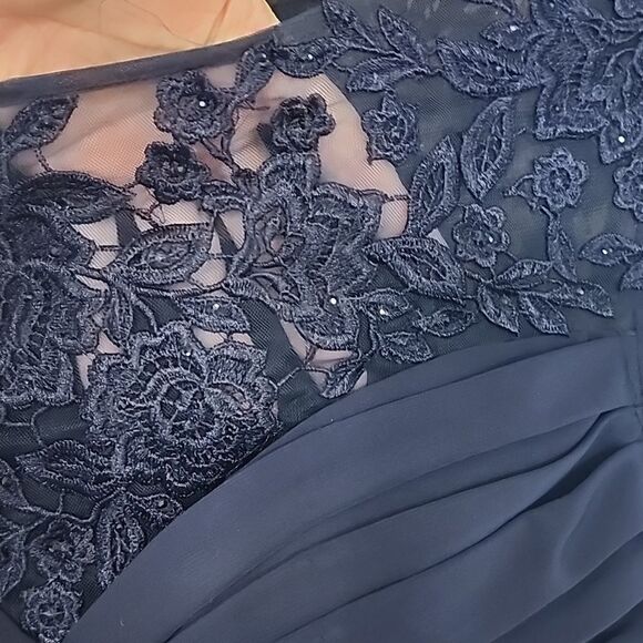 La Femme - Knot-Ornate Ruched Evening Dress - Picture 7 of 9